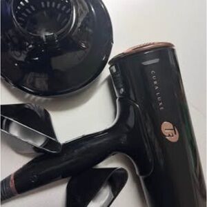 T3 Micro Cura Luxe Professional Hair Dryer - 76840 with diffuser